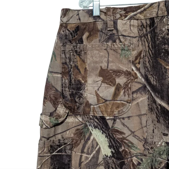 Vintage Carhartt Men's Realtree Camo baggy Carpenter Pants Size 40x30